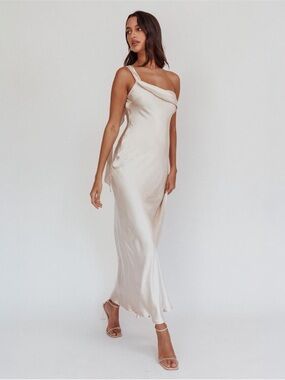 Selfie Leslie Champagne Cream Satin Carmel One Shoulder Sash Maxi Dress XS and S